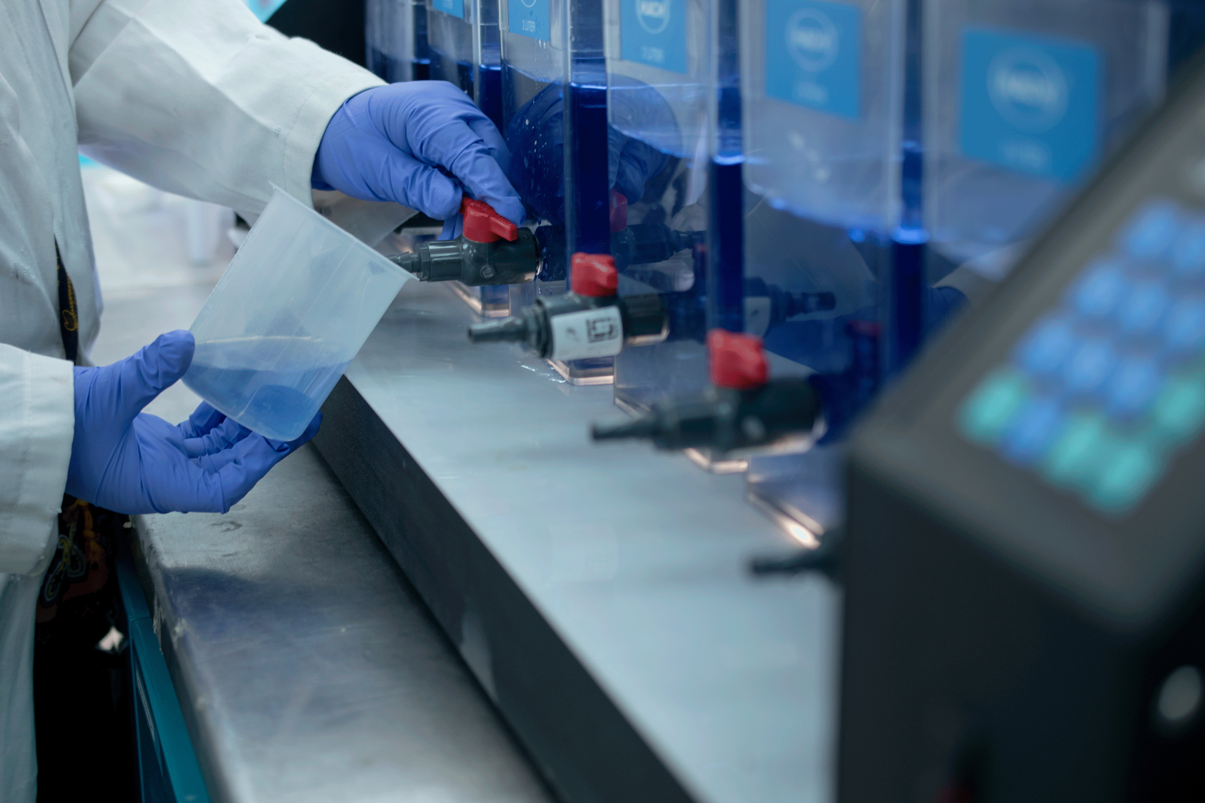 Agua: Biotecnologías fotoactivas para regulación de nutrientes y eliminación de contaminantes emerge